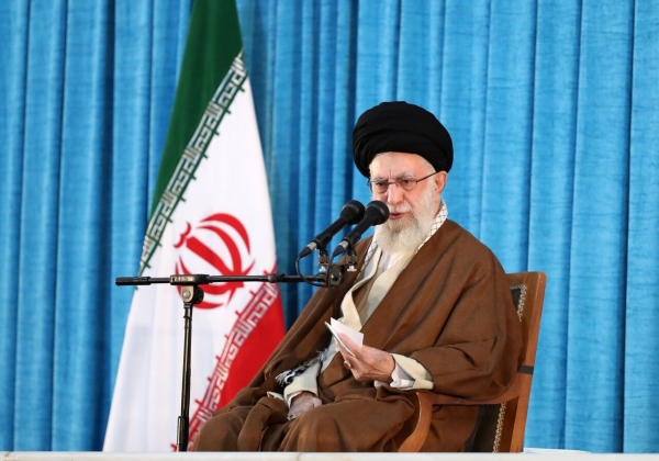 رهبر انقلاب اسلامی : « ایمان» و «امید» نرم‌افزار امام(ره) برای ایجاد ۳ تحول بزرگ