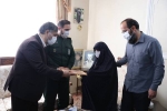 دیدار استاندار با خانواده سه شهید استان