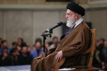 رهبر انقلاب: ۱۳ آبان باید در تاریخ و حافظه ملی بماند