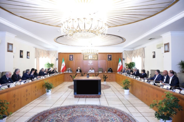 دولت خود را مکلف به حفاظت از ایران و ایرانیان می داند