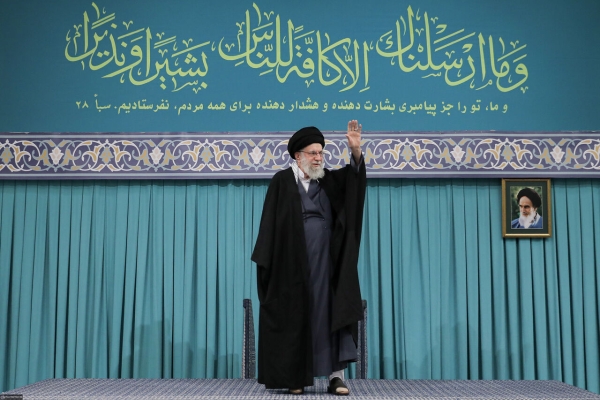 رهبر انقلاب: هدف آمریکا بلعیدن ایران است/ملت ایران کمر فتنه آمریکایی را شکست