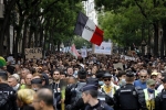 اعتراض صدها تن از شهروندان پاریس در اعتراض به واکسن اجباری