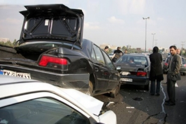 10مصدوم حاصل برخورد سه خودرو سواری در خراسانشمالی