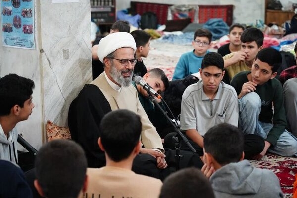 اعتکاف فضای معنوی جامعه را متحول کرده است