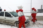 امدادرسانی هلال&zwnj;احمربه ۴۰۰ نفر و ۱۱۳ خودروی گرفتار در برف