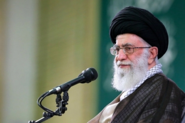 رهبر انقلاب: اصرار برخی از دولت‌های قلدر برای مذاکره، به منظور حل مسائل نیست